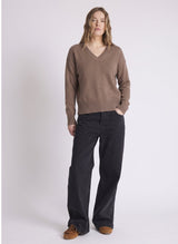 Sweater Absolut Cashmere Felicie V Neck Sweater Chestnut Apoella