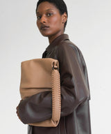 Clutch Callista Crafts Maxi Pleated Clutch Smooth Leather Camel O/S Apoella