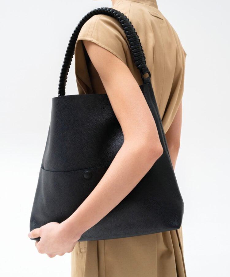Totes Callista Crafts Slim M Tote 23 Grained Leather Black O/S / Black Apoella
